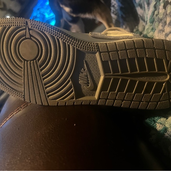 Nike air Jordan’s size 4.5 - Picture 2 of 4